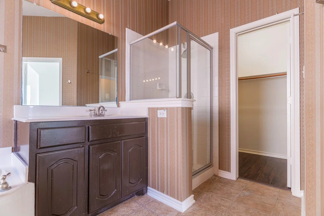 Photo of 1230 Riverchase Drive