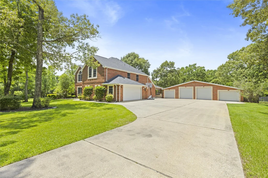 Photo of 203 Mapleleaf Street