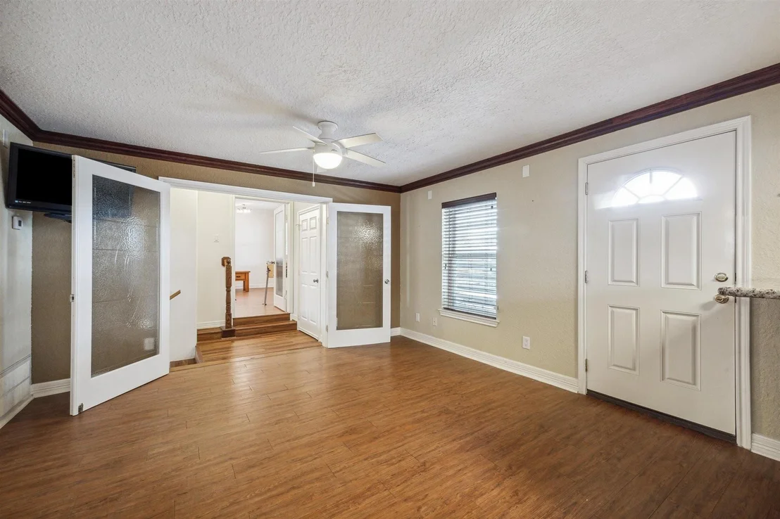 Photo of 33 Lakeside Drive