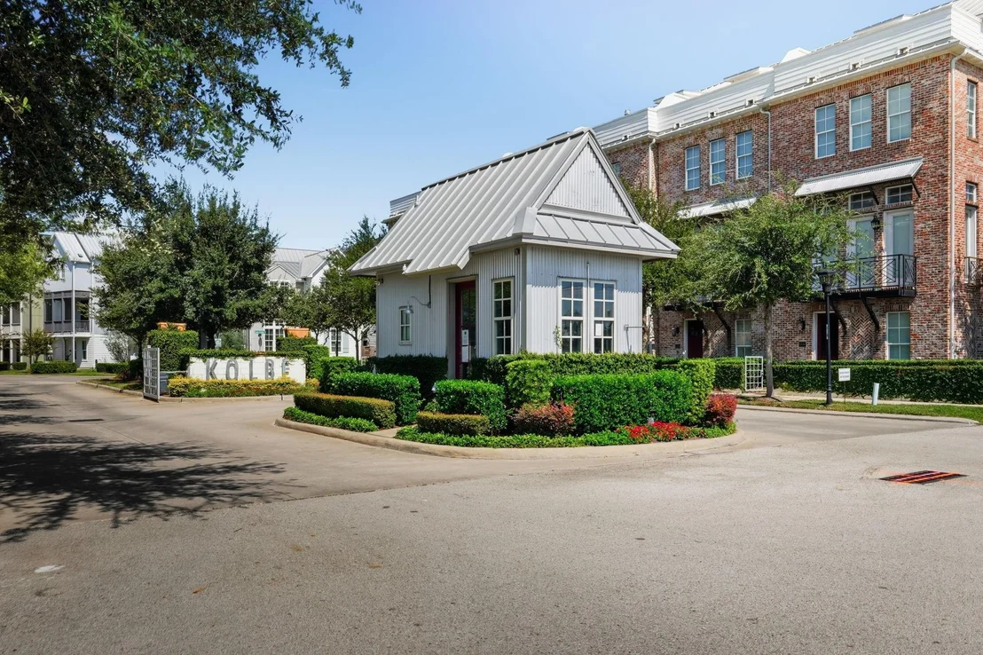 Photo of 8624 Emnora Lane