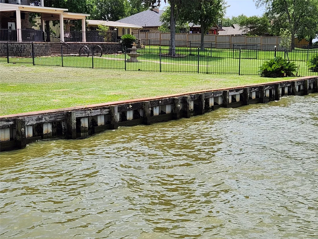 Photo of 3739 Shore Shadows Drive