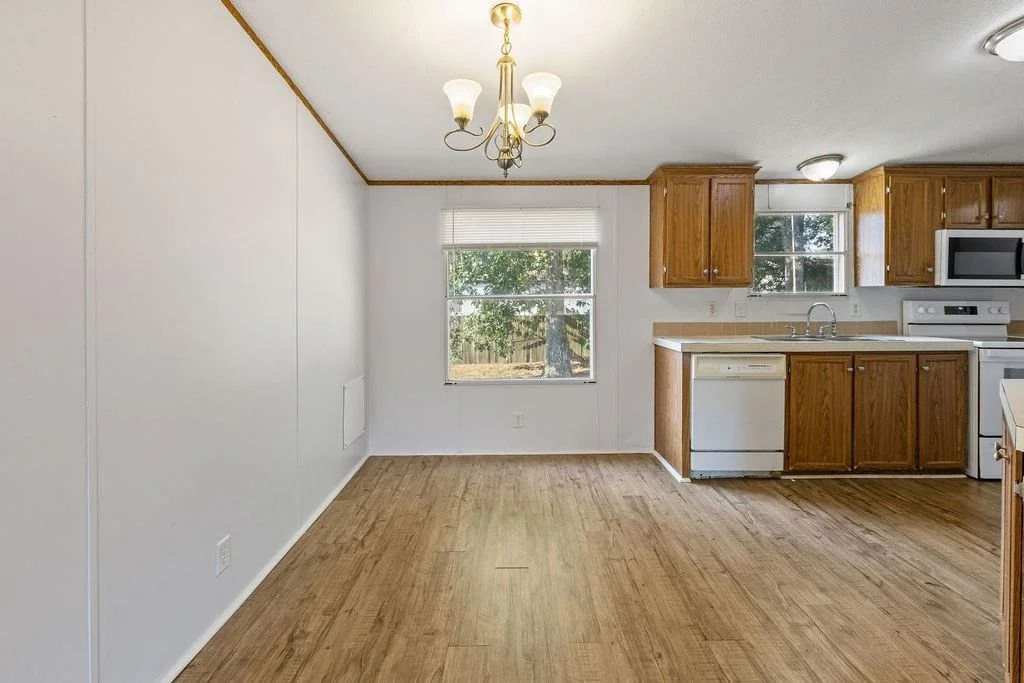 Photo of 182 Carmen Boulevard