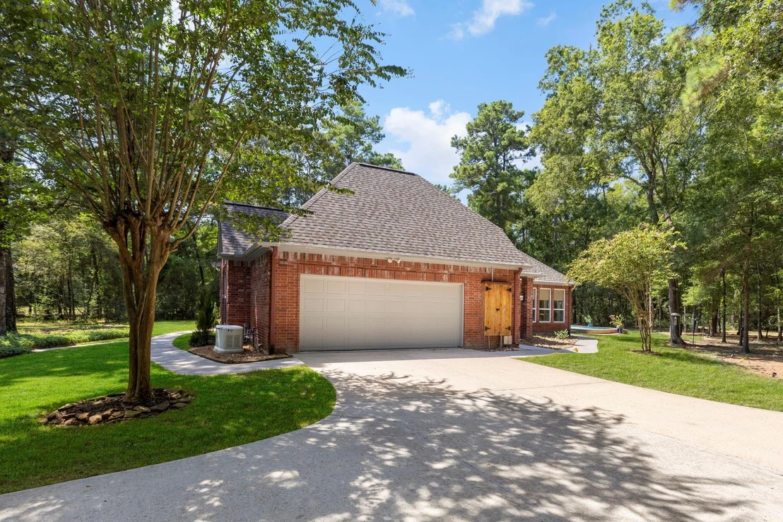 Photo of 10857 Lake Forest Drive