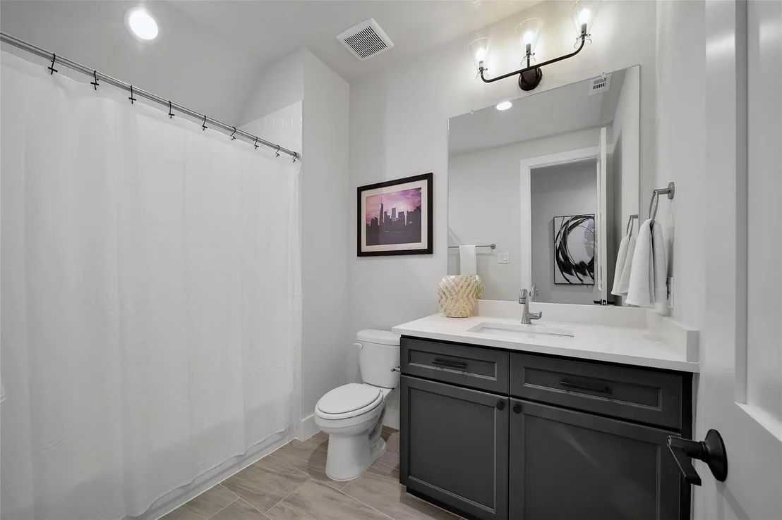 Photo of 16011 Bonjour Boulevard