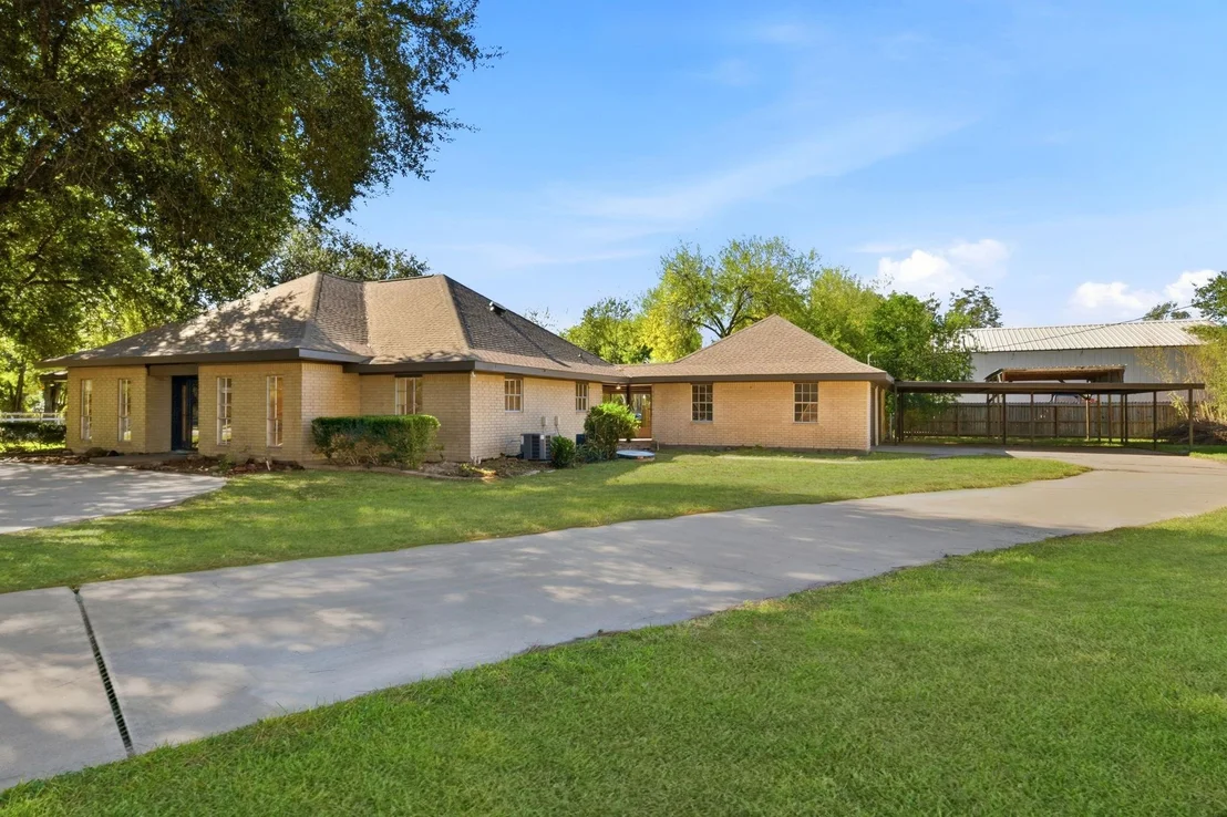 Photo of 4103 Meadowbend Drive