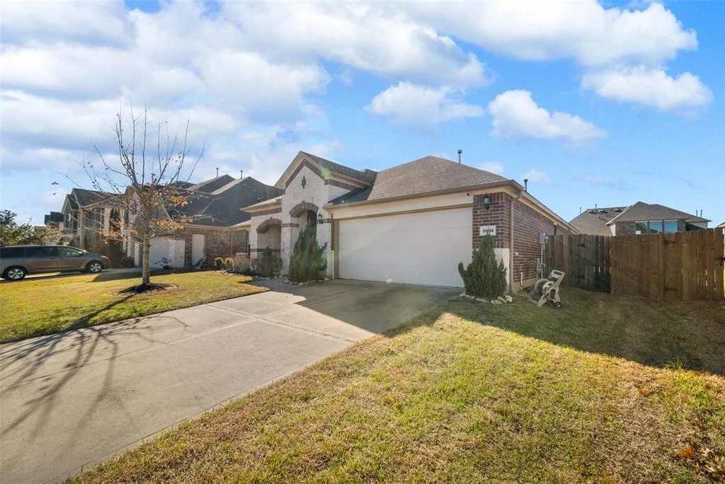 Photo of 25806 Foxrun Vista Drive