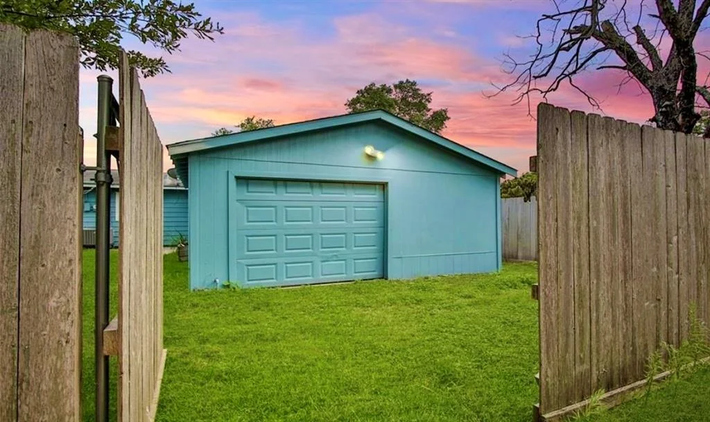Photo of 1810 Wayside Drive