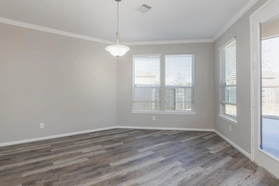Photo of 18634 White Barnwood