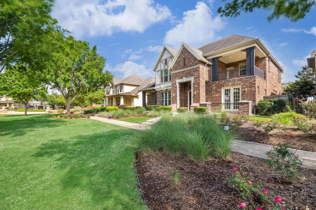 Photo of 906 Weldon Park Drive