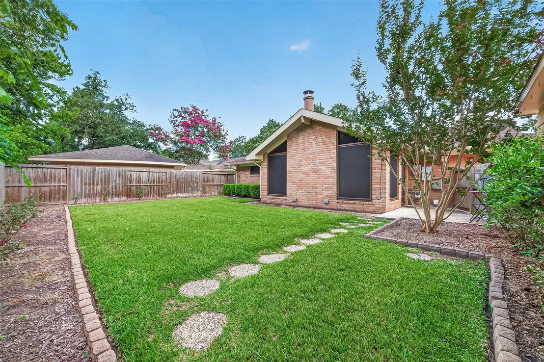 Photo of 5610 Belrose Drive
