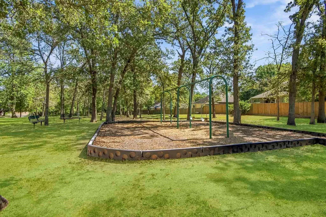Photo of 12222 Hawthorne Drive