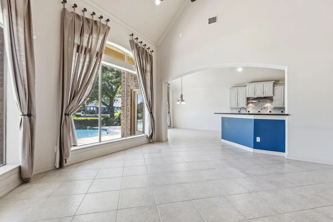 Photo of 8411 Middle Canyon Road