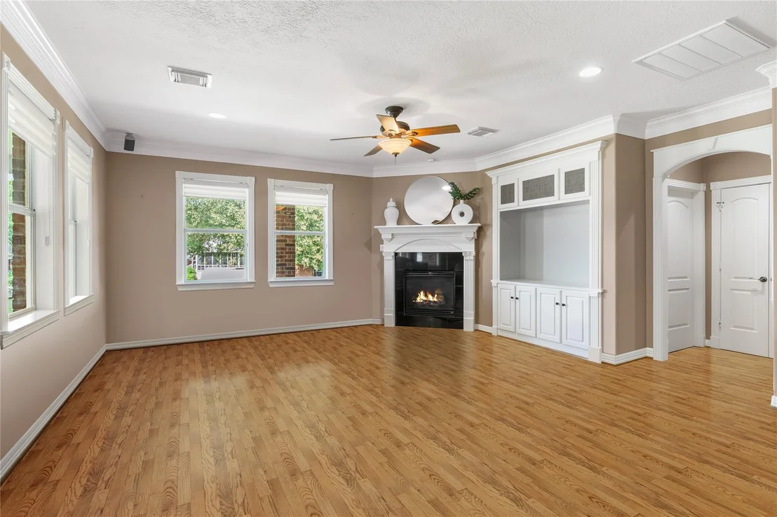 Photo of 5442 Lakeshore Drive