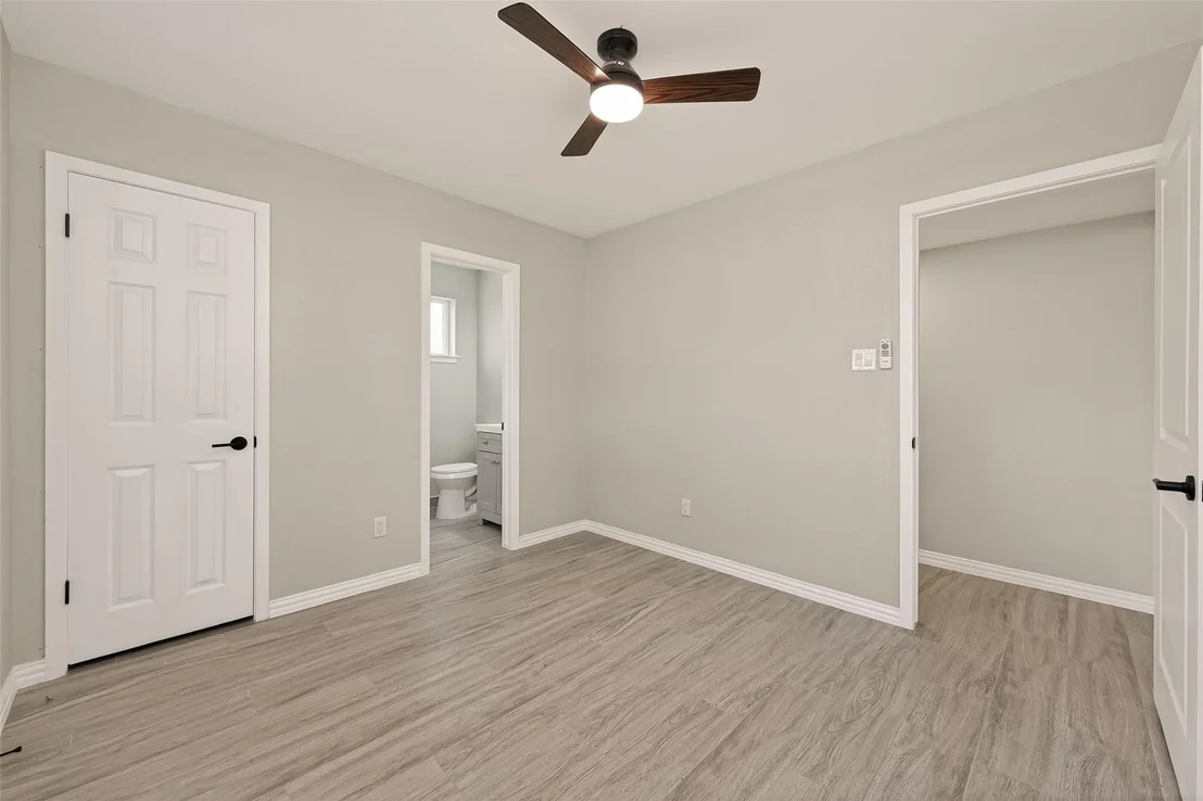 Photo of 118 W Doverfield Drive