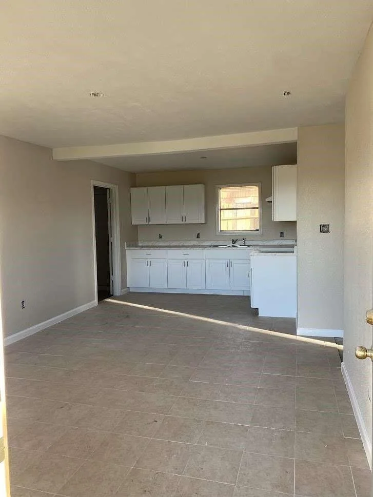 Photo of 609 W 6th Street