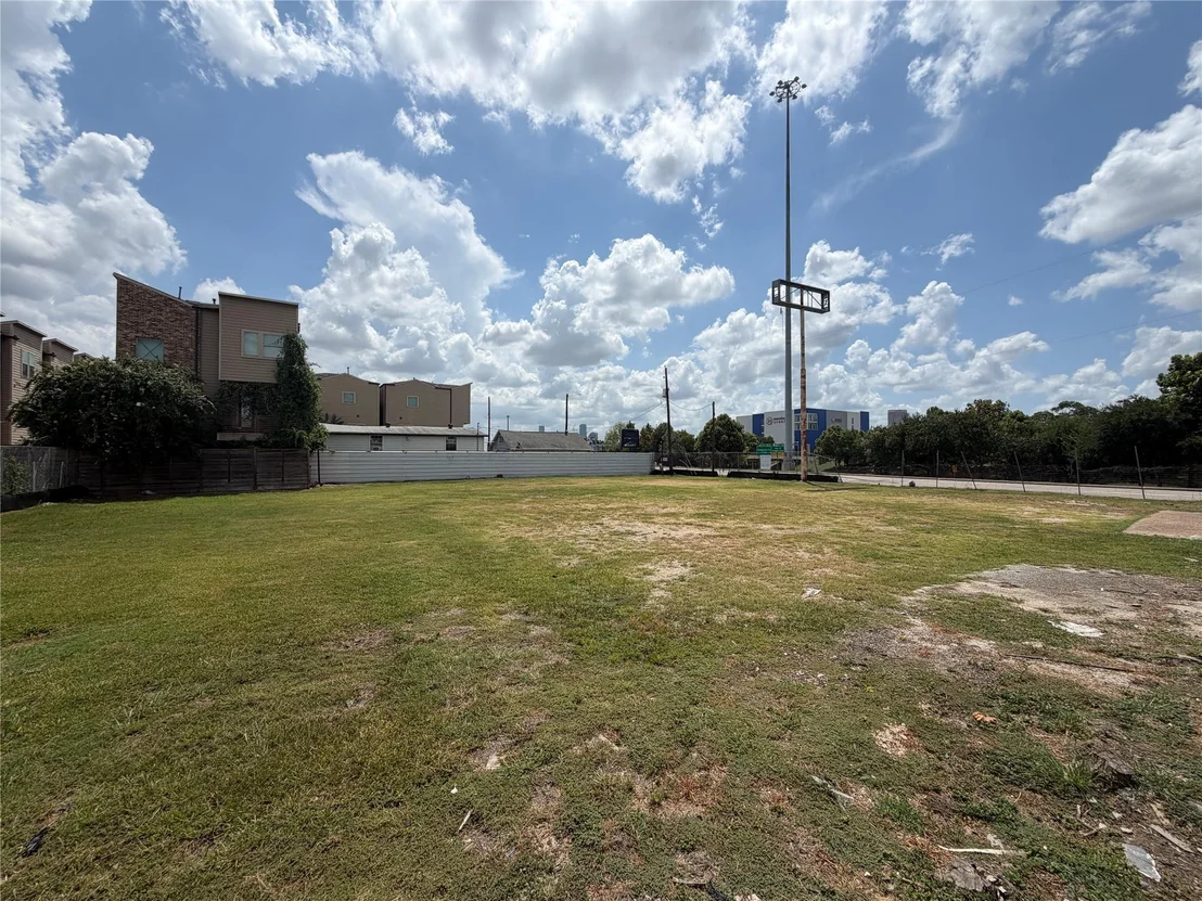 Photo of 4512 Katy Freeway