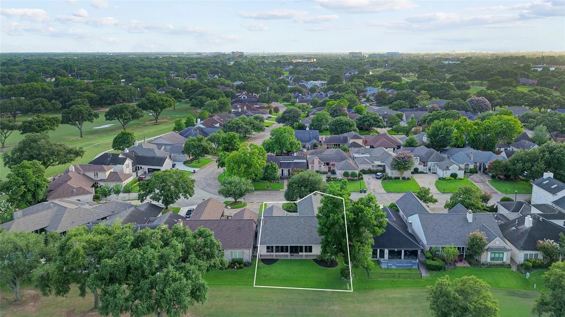 Photo of 44 Crestwood Circle