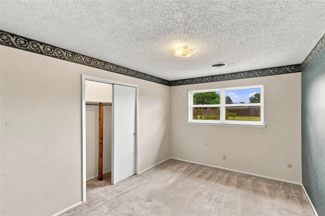 Photo of 802 Ridgelea Drive