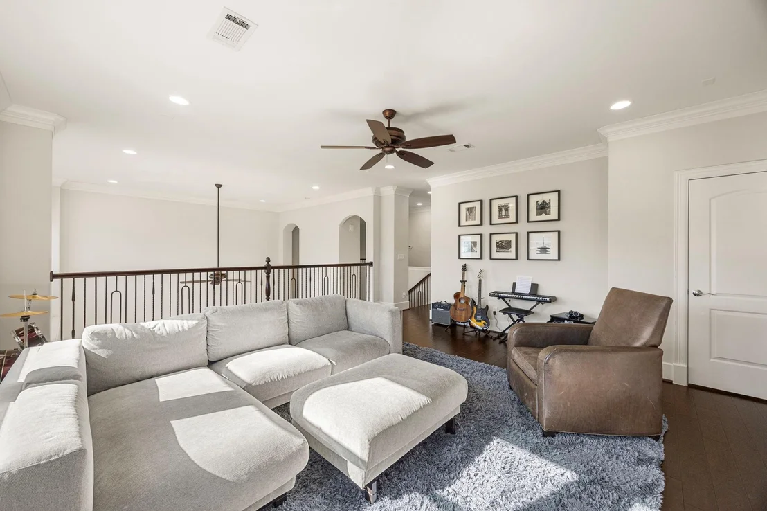 Photo of 1211 Chamboard Lane
