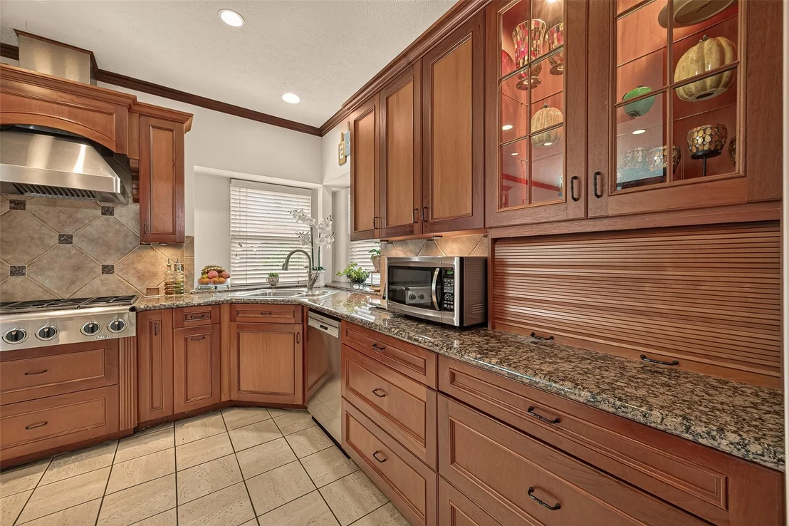 Photo of 18331 Longcliffe Drive