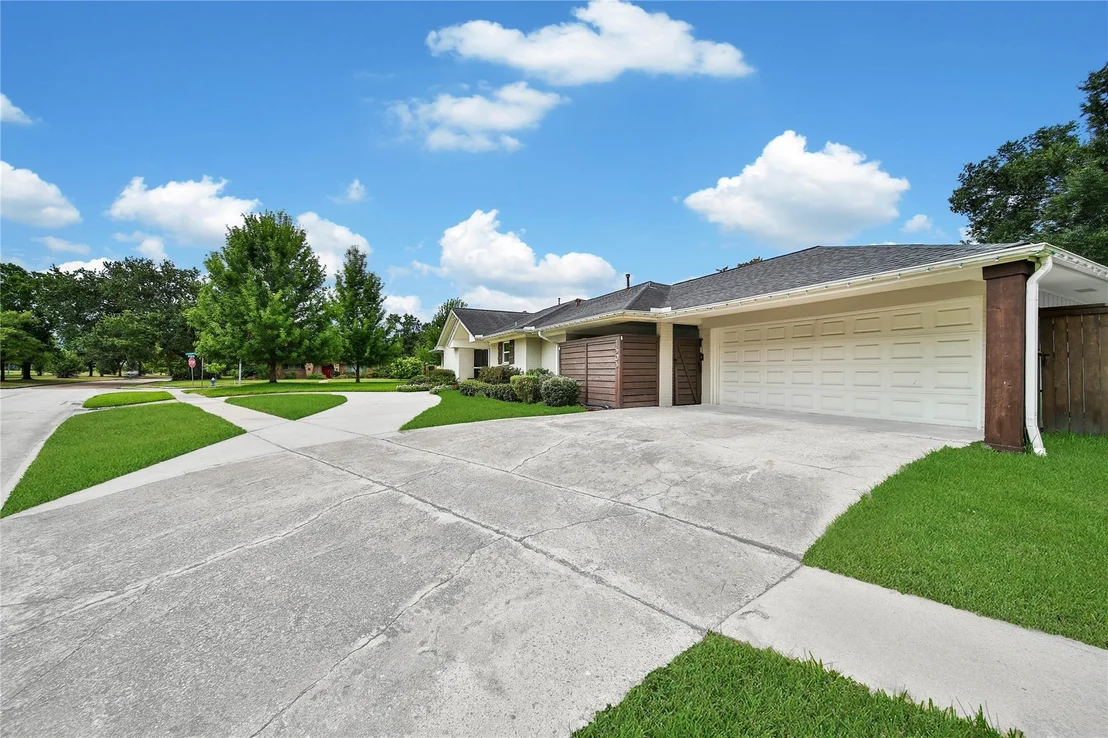 Photo of 1503 W T C Jester Boulevard