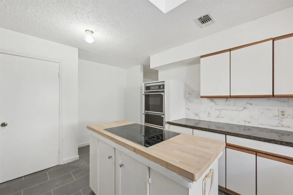 Photo of 7202 Las Brisas Drive