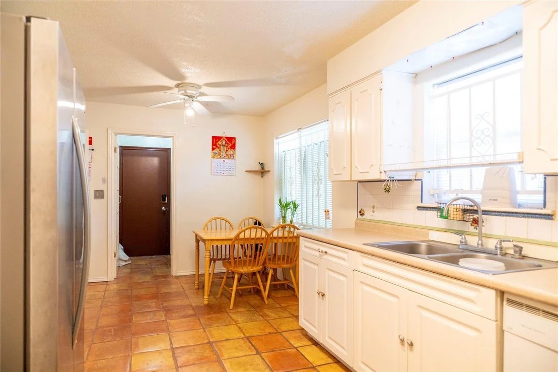 Photo of 8923 Hendon Lane