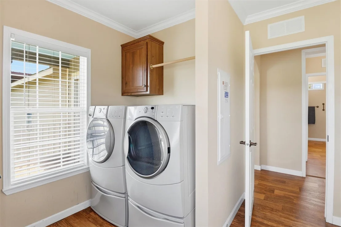 Photo of 32818 Rogers Road