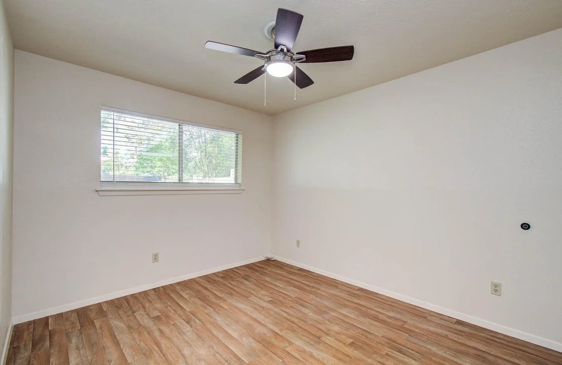 Photo of 7902 White Swan Drive