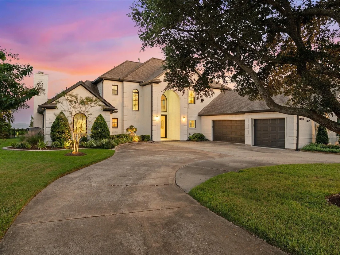Photo of 993 Sandy Court
