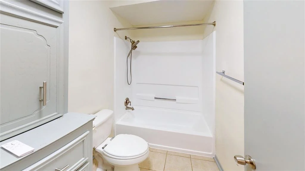 Photo of 129 White Oak Drive