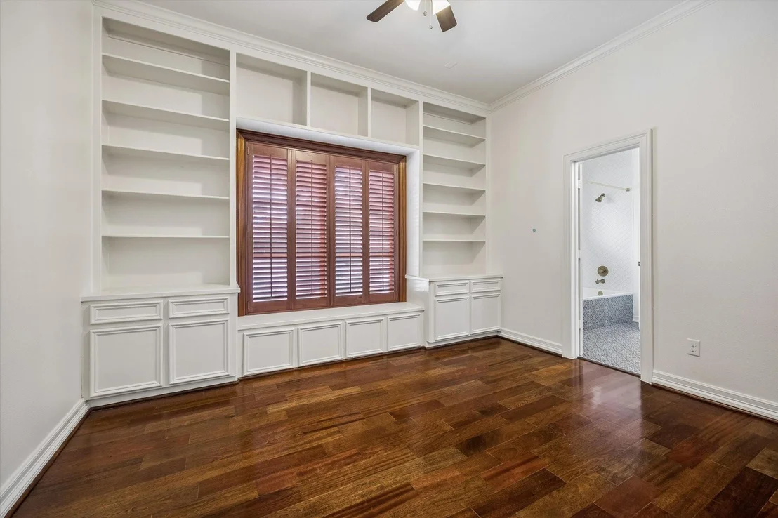 Photo of 8448 Westview Drive
