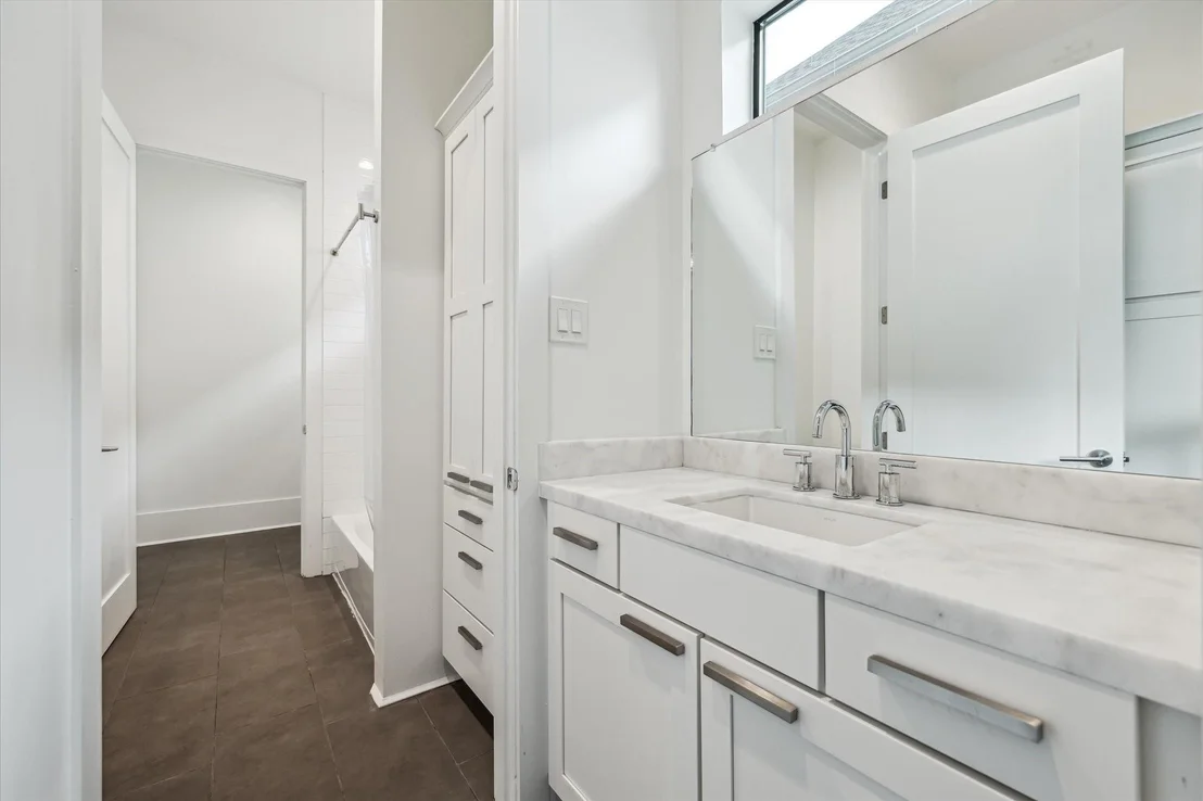 Photo of 1010 Waltway Drive