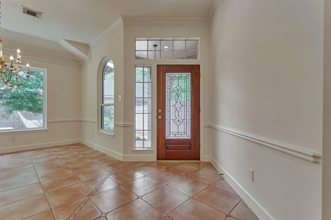 Photo of 66 S Castlegreen Circle