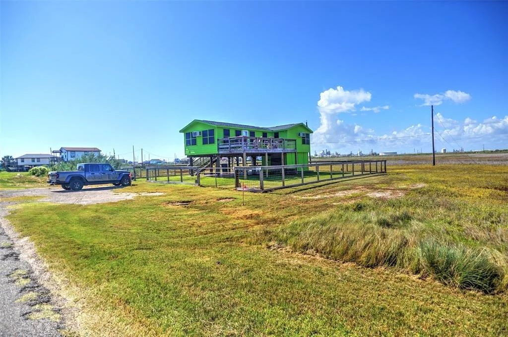 Photo of 814 Monument Drive