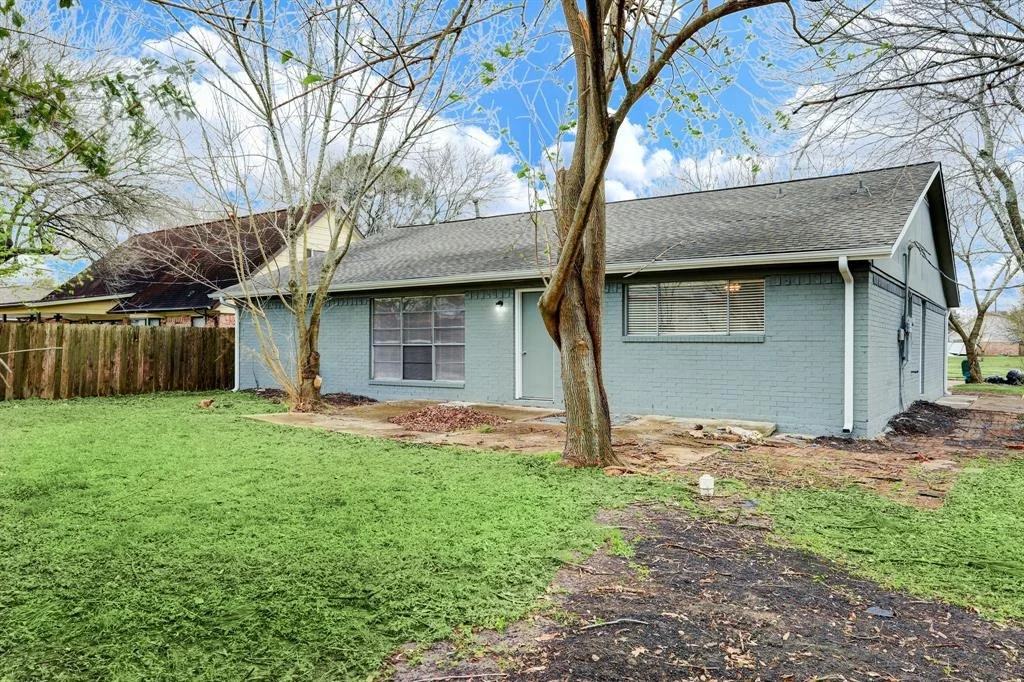 Photo of 3229 Sinclair Street