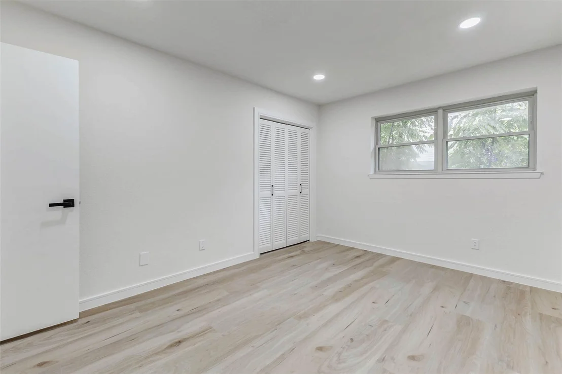 Photo of 9923 Emnora Lane