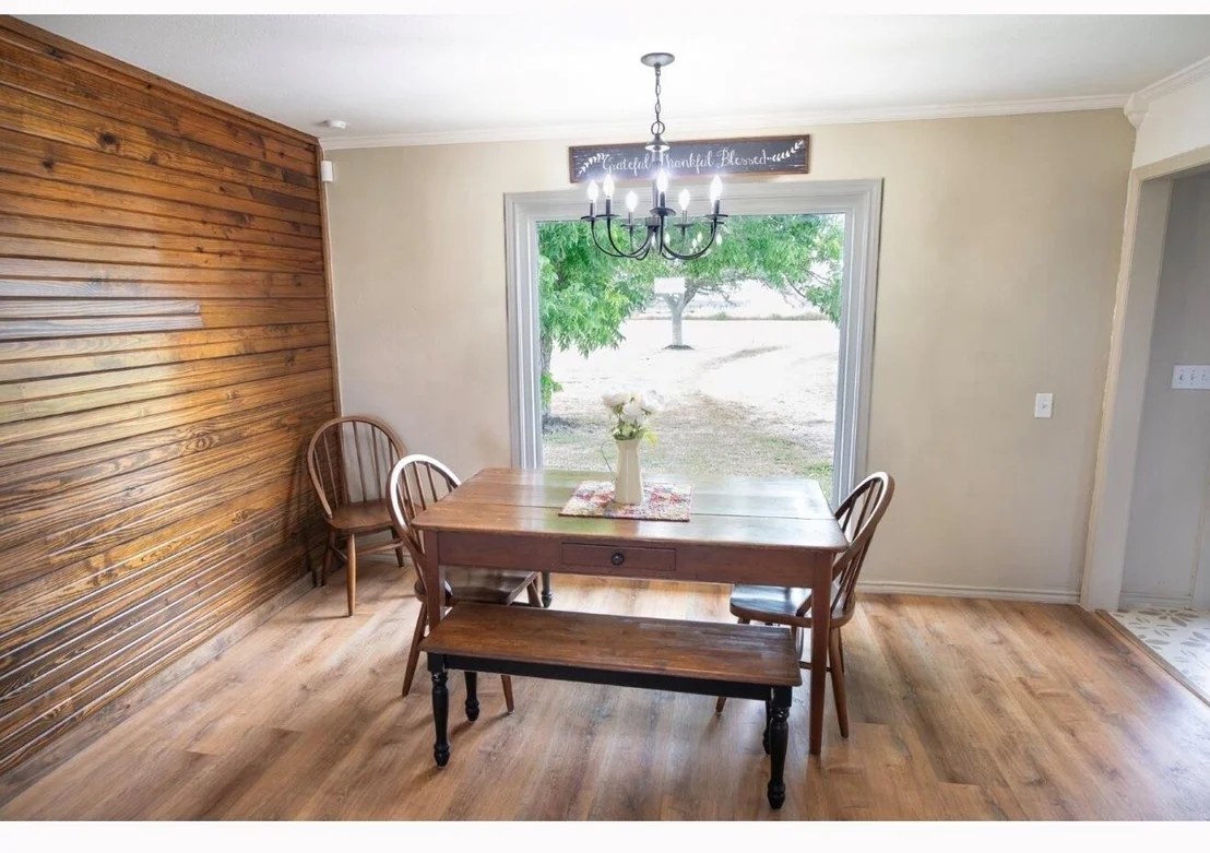 Photo of 1737 County Road 425