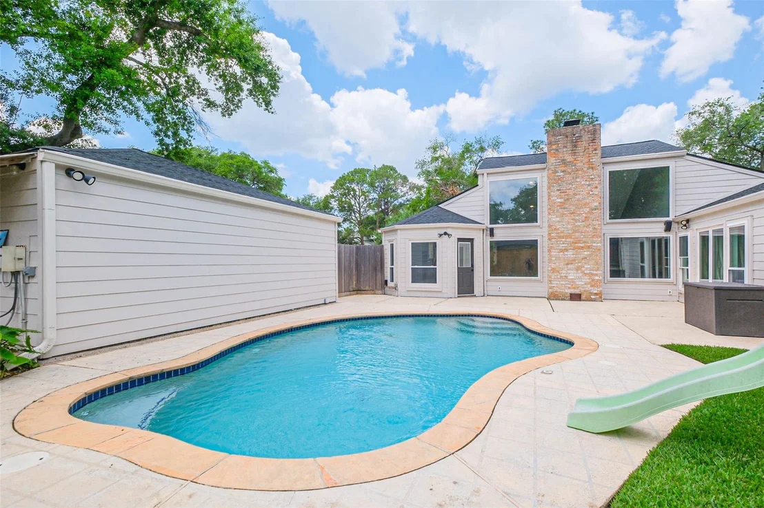 Photo of 11931 Riverview Drive