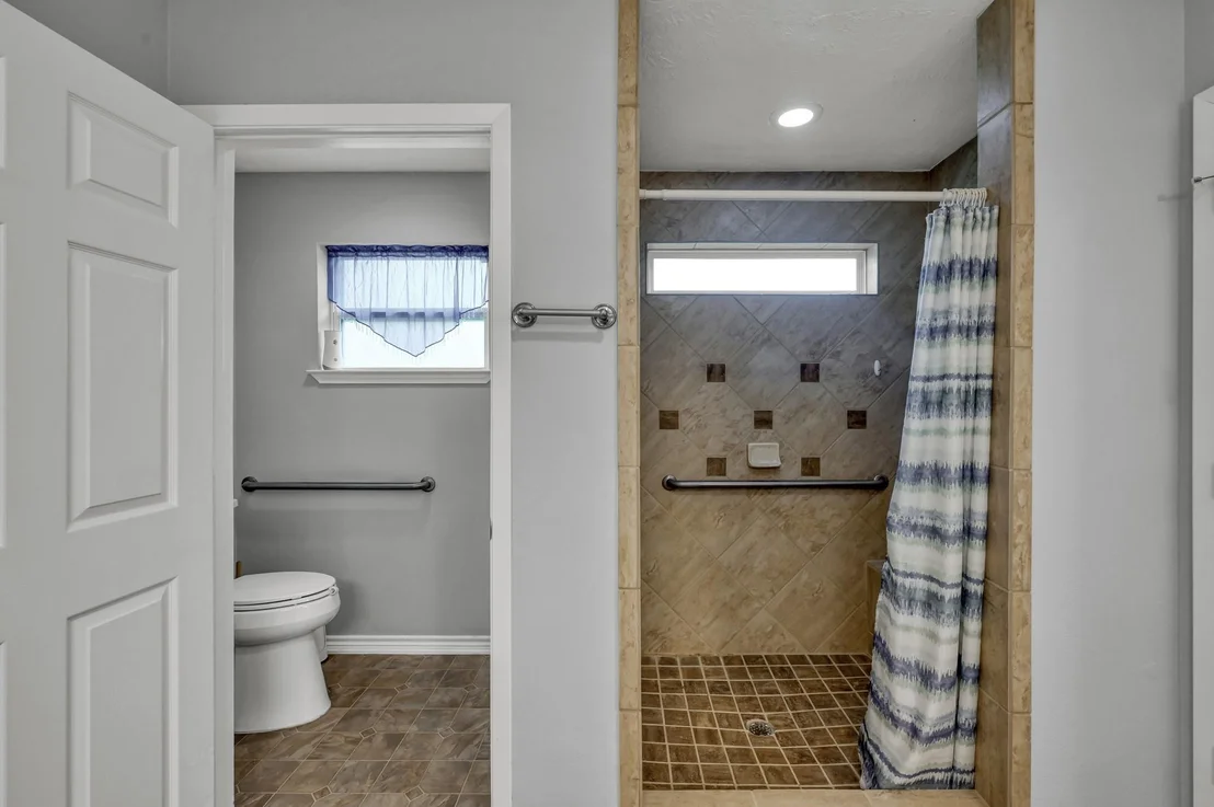 Photo of 327 Cape Conroe Drive