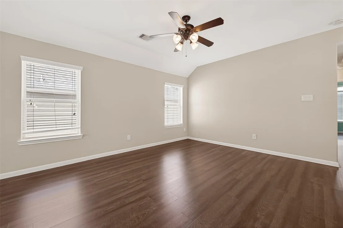 Photo of 6018 Gracys Landing Ln