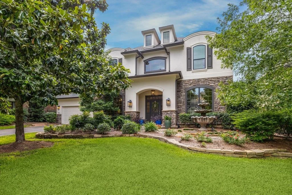 Photo of 63 E Beckonvale Circle