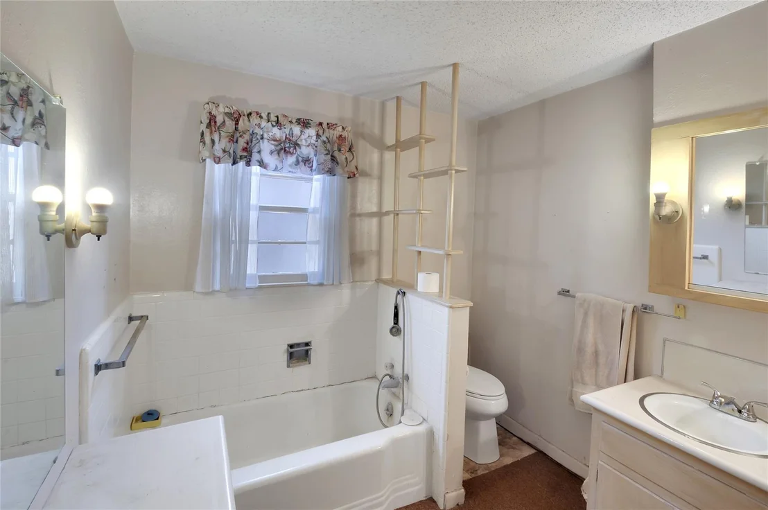 Photo of 302 3rd Street