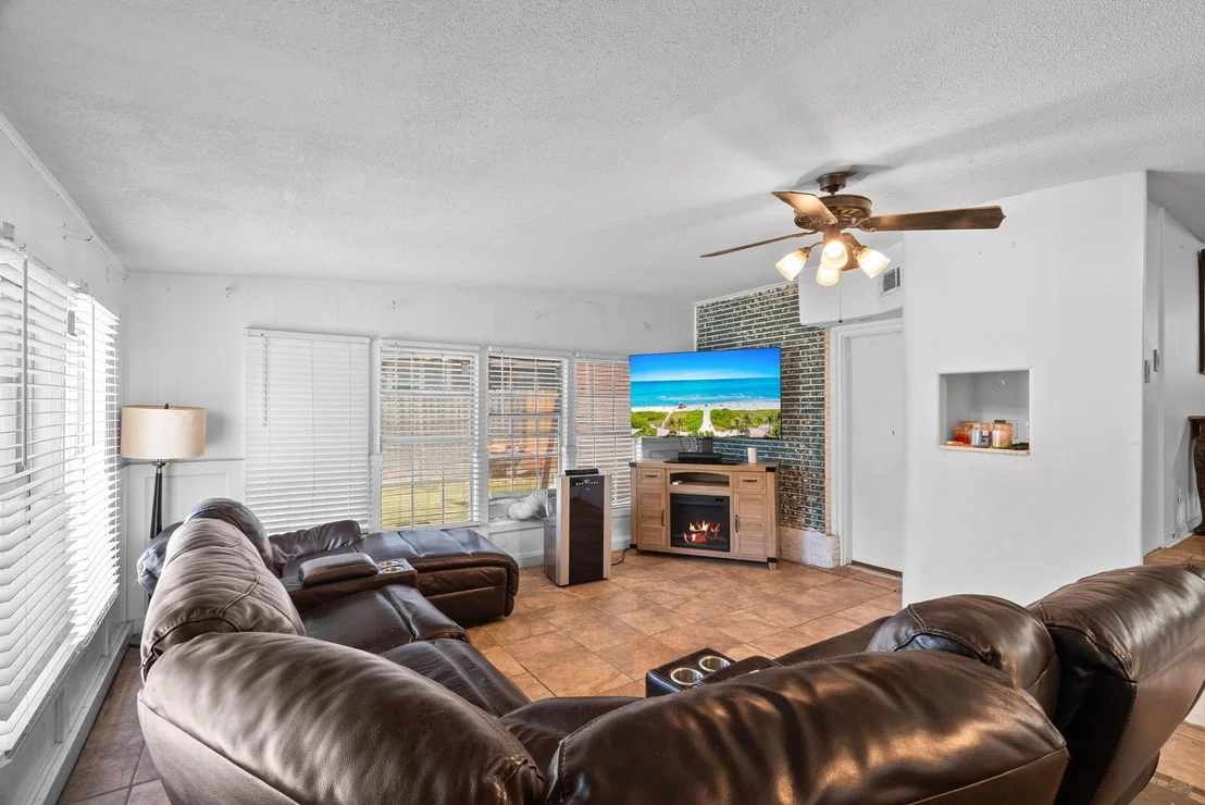 Photo of 324 Woodlawn Street
