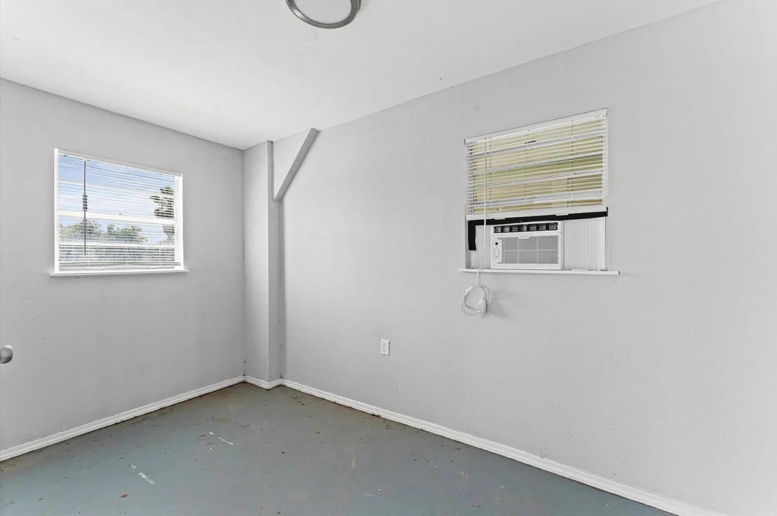 Photo of 310 Marine Way