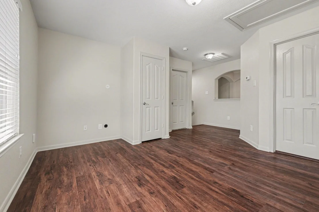 Photo of 4921 Summer Ridge Drive