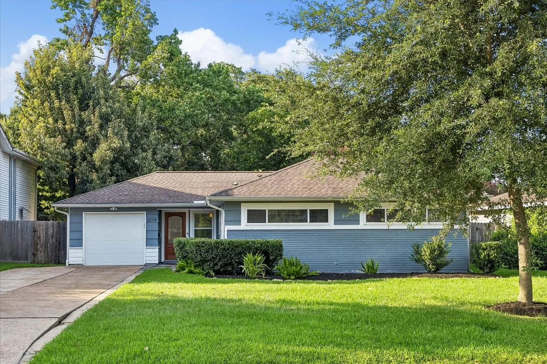 Photo of 2214 Saxon Drive