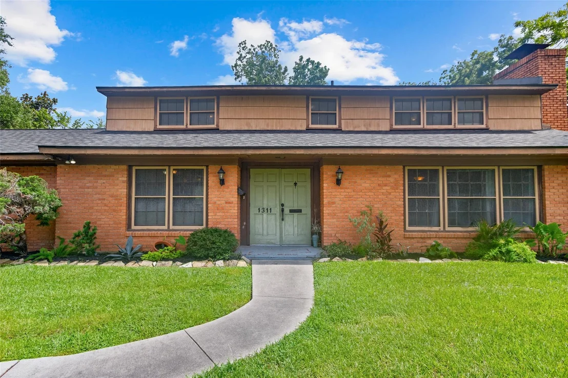 Photo of 1311 Lamar Drive
