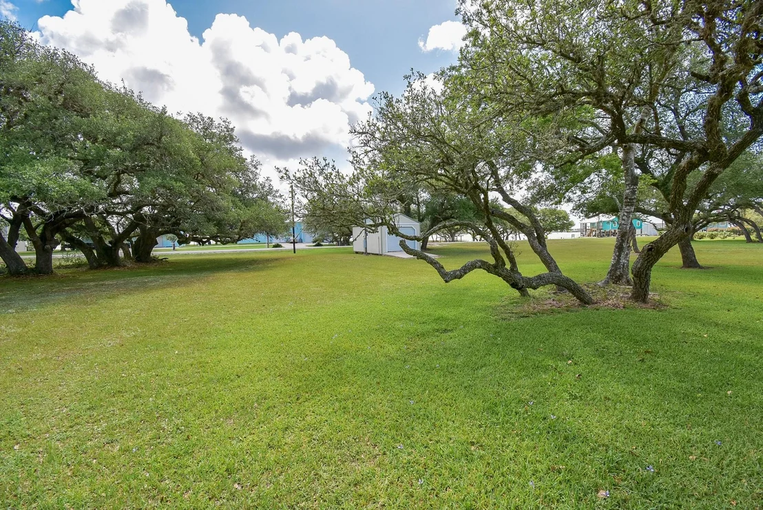 Photo of 1678 Bayview Drive
