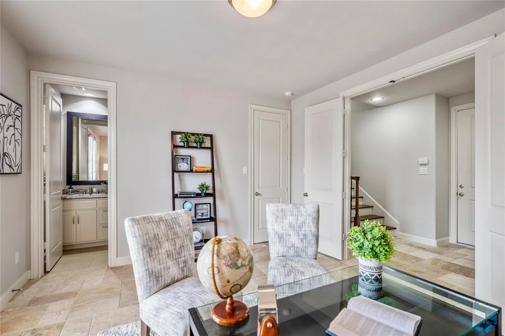 Photo of 10913 Upland Park